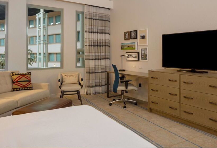 هتل Hilton Austin Airport