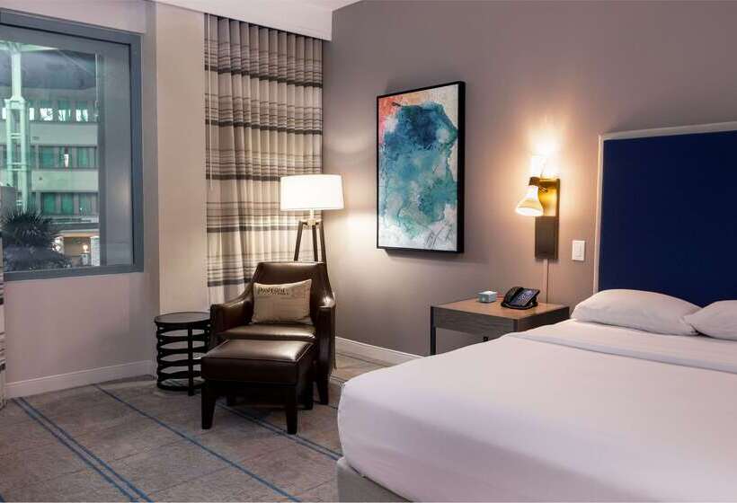 هتل Hilton Austin Airport