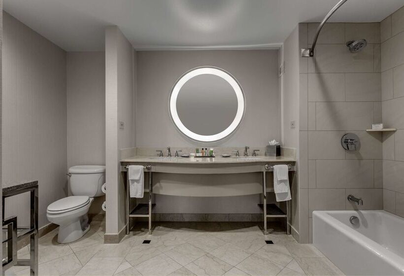 هتل Hilton Columbus At Easton