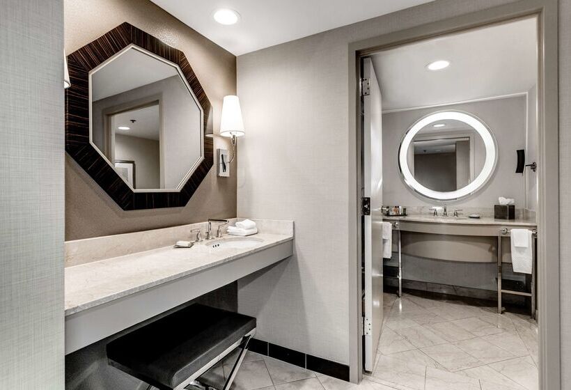 هتل Hilton Columbus At Easton