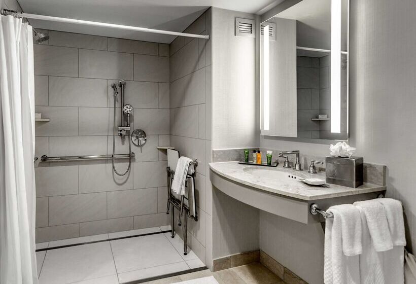 هتل Hilton Columbus At Easton