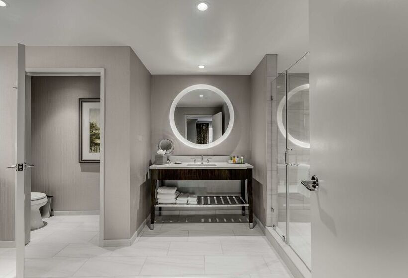 هتل Hilton Columbus At Easton