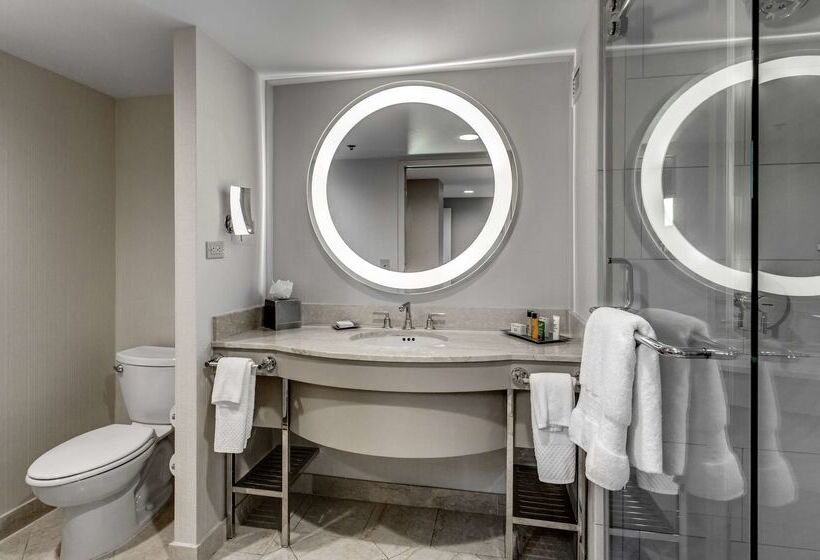 هتل Hilton Columbus At Easton