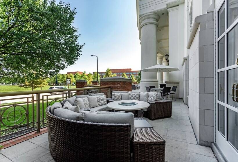 هتل Hilton Columbus At Easton