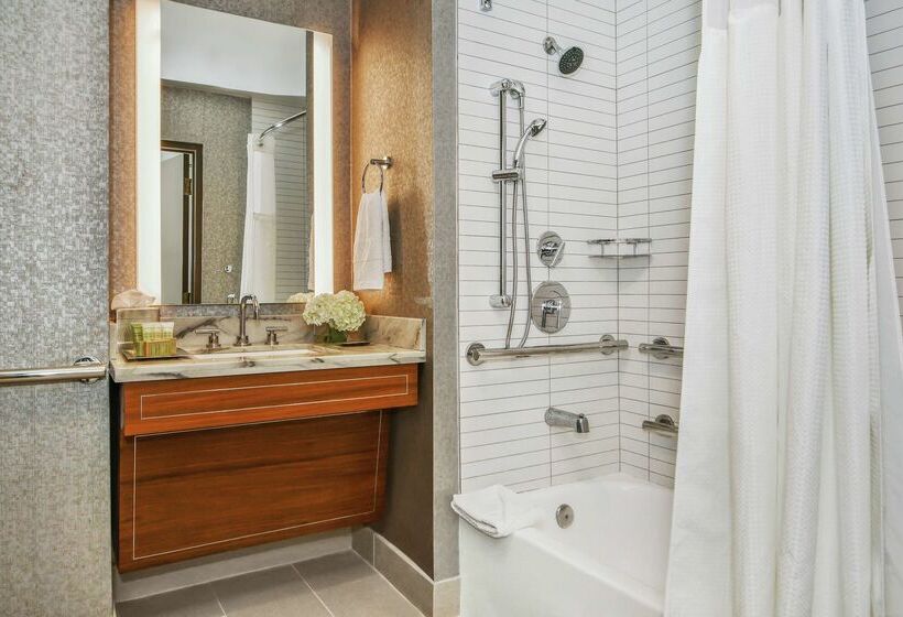 هتل Hilton Dallas/park Cities