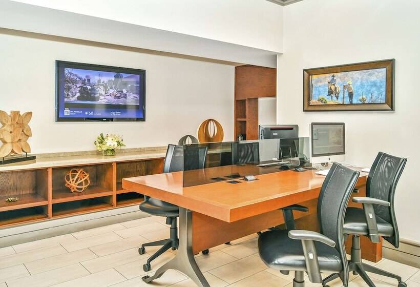 هتل Hilton Dallas/park Cities