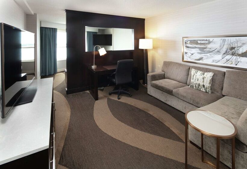 هتل Hilton Madison Monona Terrace