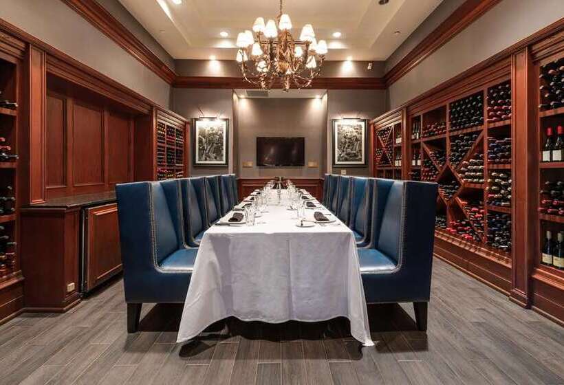 בית מלון כפרי Hilton Naples
