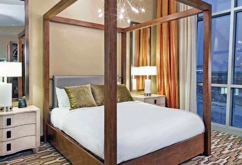 هتل Hilton Omaha