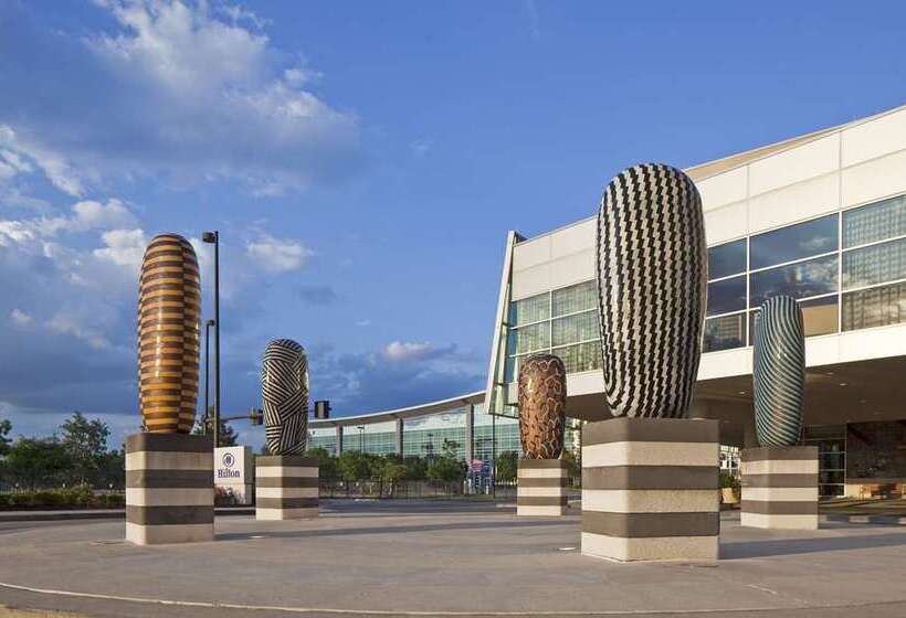 هتل Hilton Omaha