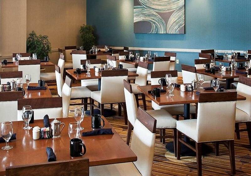 בית מלון כפרי Hilton Scranton & Conference Center