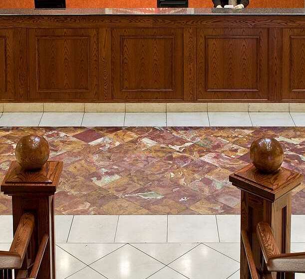 בית מלון כפרי Hilton Scranton & Conference Center