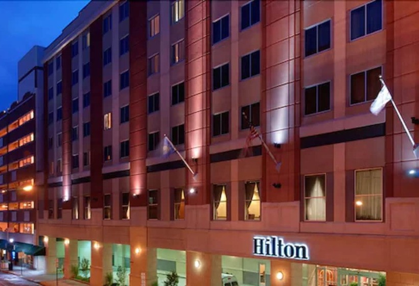 בית מלון כפרי Hilton Scranton & Conference Center