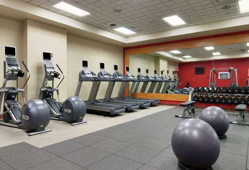 בית מלון כפרי Hilton Scranton & Conference Center