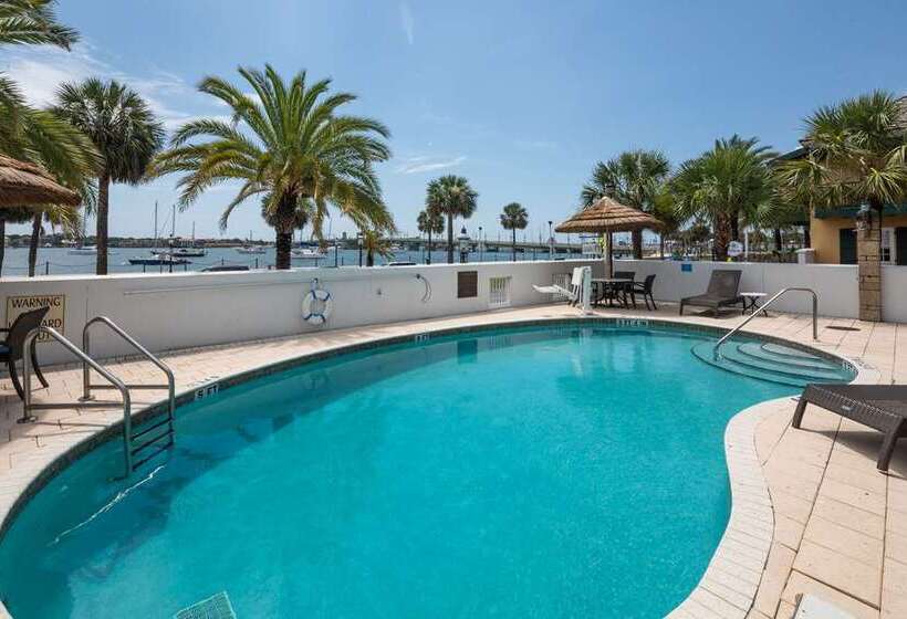 בית מלון כפרי Hilton St. Augustine Historic Bayfront