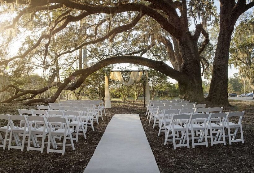 هتل Hilton University Of Florida Conference Center Gainesville