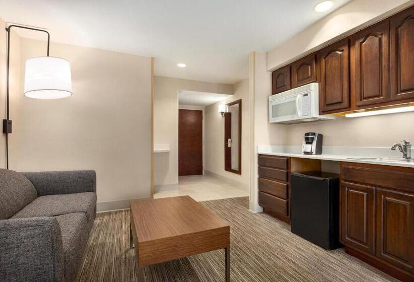 هتل Holiday Inn Express & Suites Philadelphia  Mt. Laurel