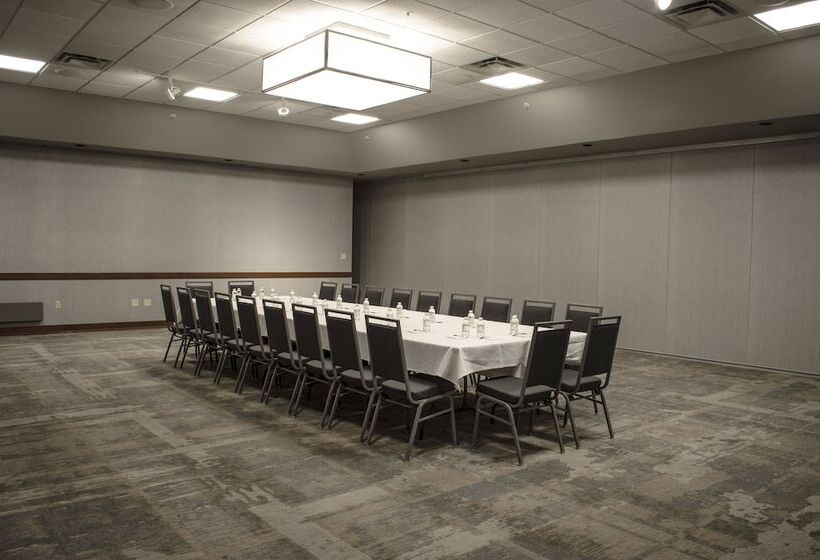 هتل Holiday Inn Fargo, An Ihg