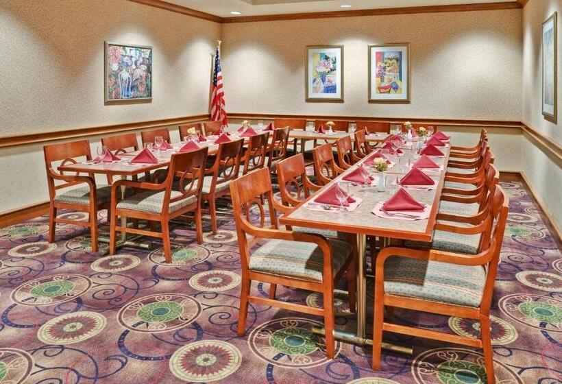 هتل Holiday Inn Memphis University Of Memphis, An Ihg