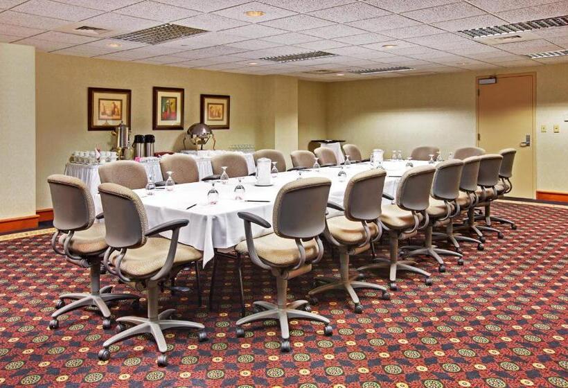 هتل Holiday Inn Memphis University Of Memphis, An Ihg