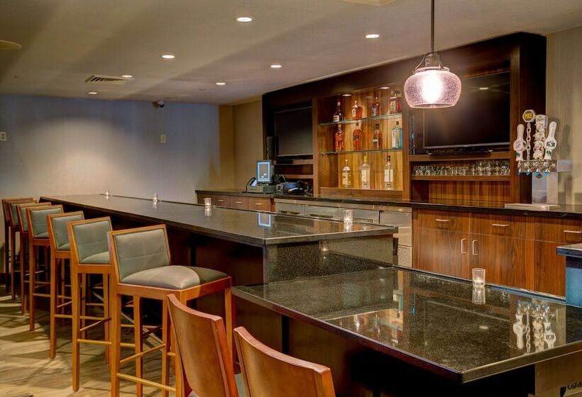 هتل Holiday Inn Milwaukee Airport, An Ihg