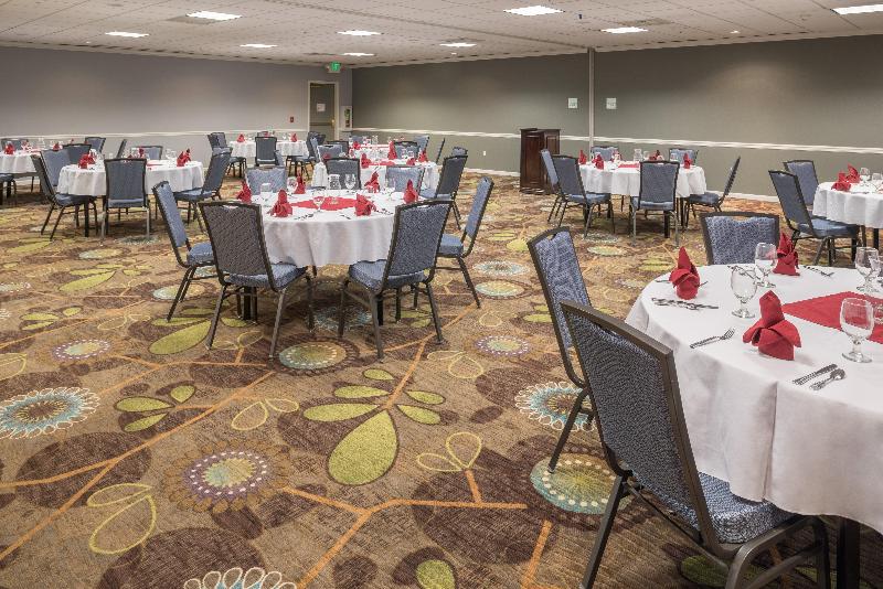 هتل Holiday Inn Express Spokane Airport, An Ihg