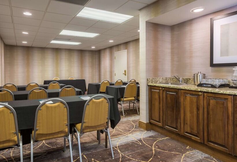 בית מלון כפרי Homewood Suites By Hilton Baton Rouge
