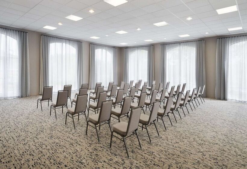 هتل Homewood Suites By Hilton Columbia