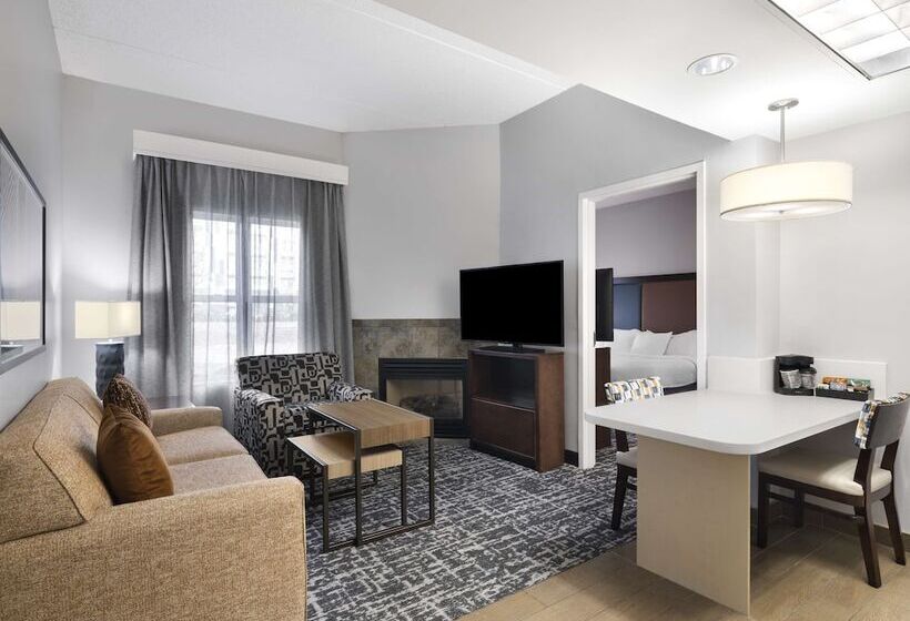 هتل Homewood Suites By Hilton Columbus/airport