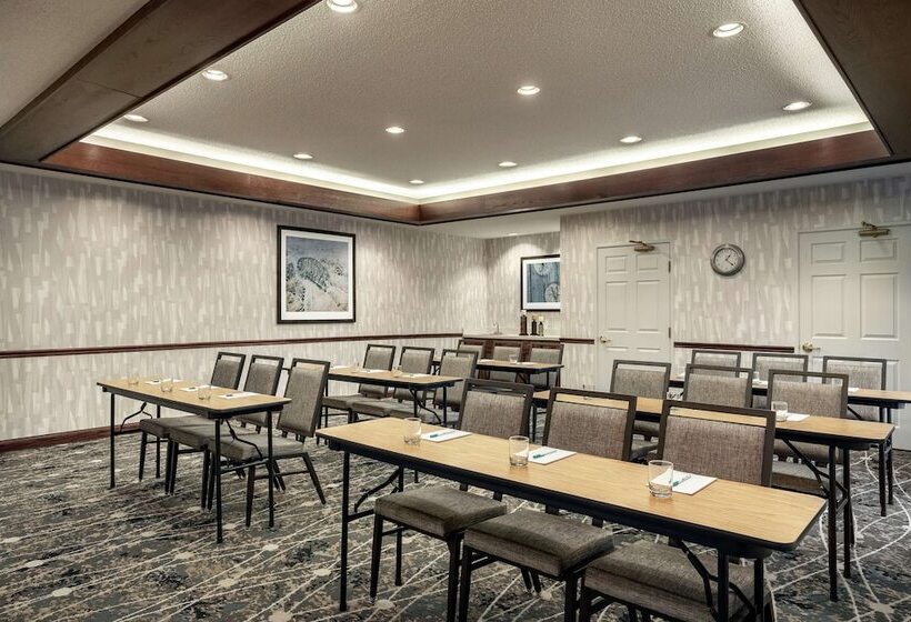 בית מלון כפרי Homewood Suites Erie