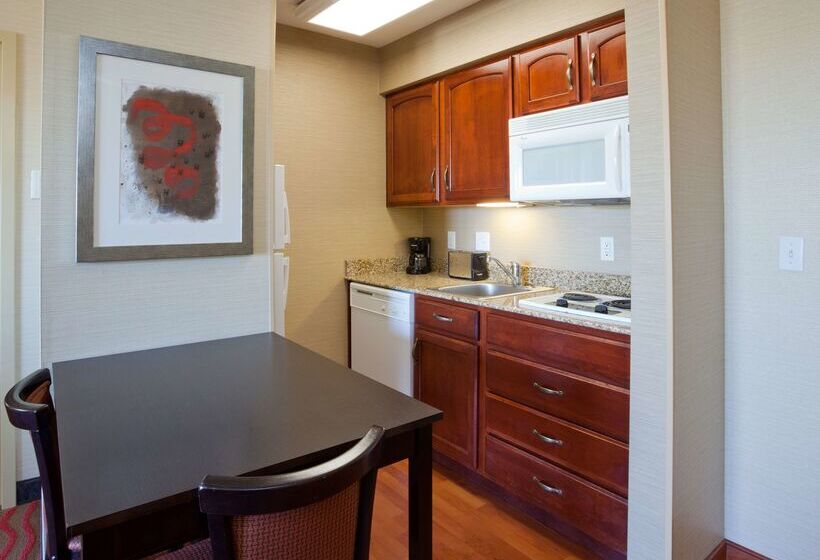 هتل Homewood Suites By Hilton Sioux Falls