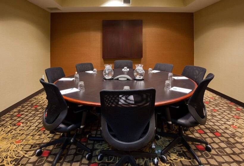 هتل Homewood Suites By Hilton Sioux Falls