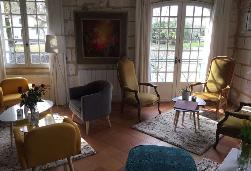 ホテル Hostellerie Les Griffons