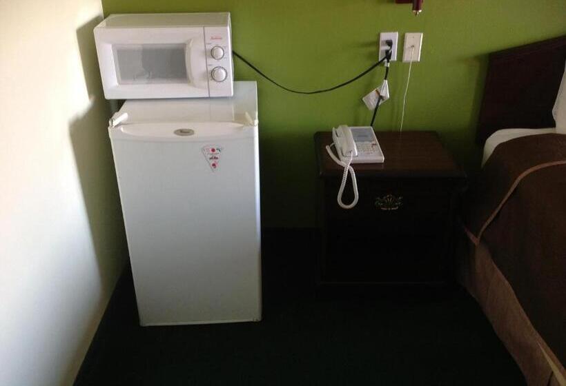 Отель Howard Johnson By Wyndham Grand Prairie Near Lone Star Park