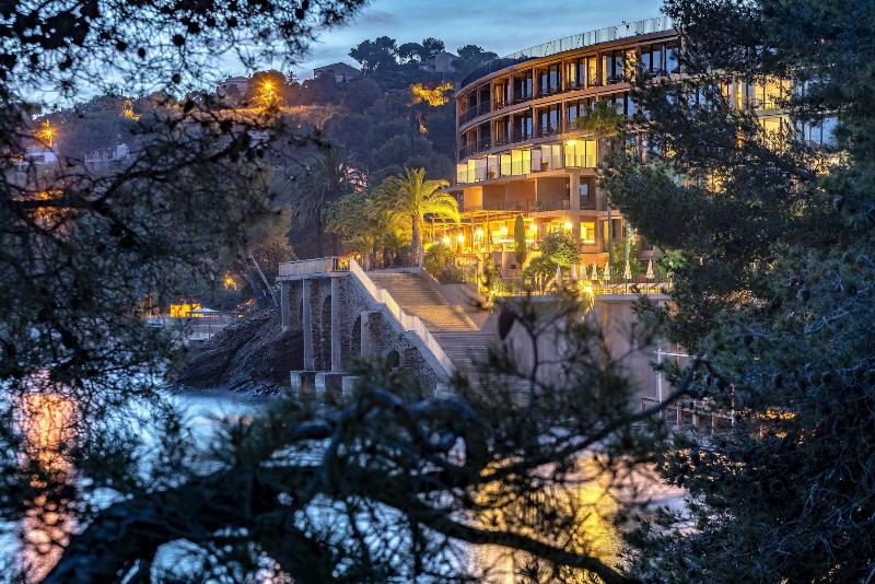 هتل Hôtel Le Bailli De Suffren