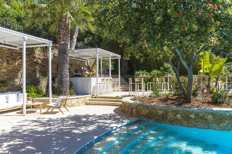 هتل Hôtel Le Bailli De Suffren