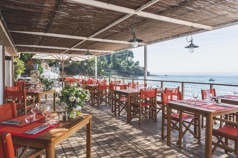 هتل Hôtel Le Bailli De Suffren
