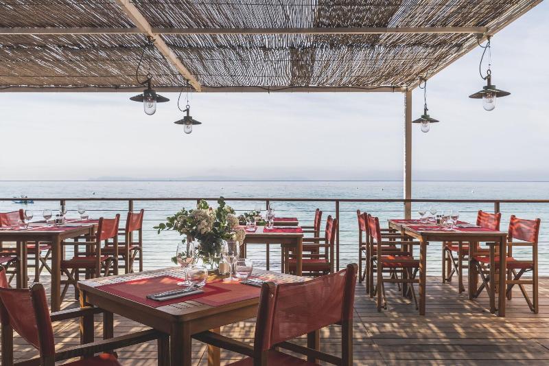 هتل Hôtel Le Bailli De Suffren