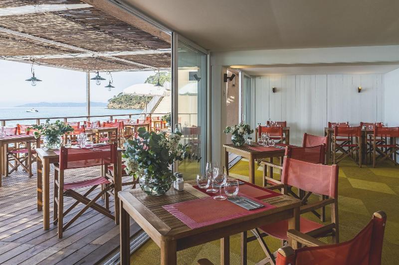 هتل Hôtel Le Bailli De Suffren