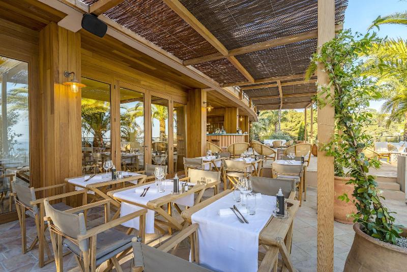 هتل Hôtel Le Bailli De Suffren