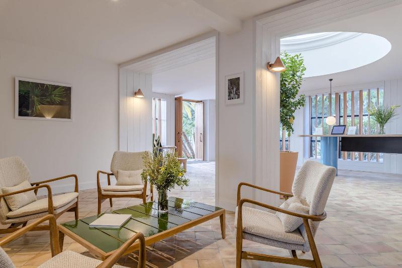 هتل Hôtel Le Bailli De Suffren