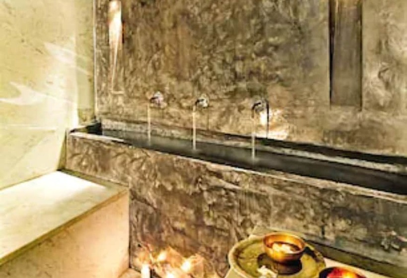 Отель L Hôtel Particulier