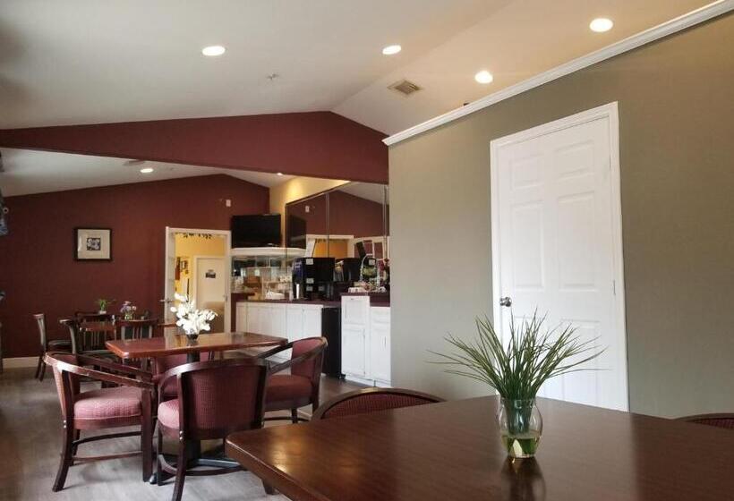 בית מלון כפרי Oxford Inn And Suites Nasa