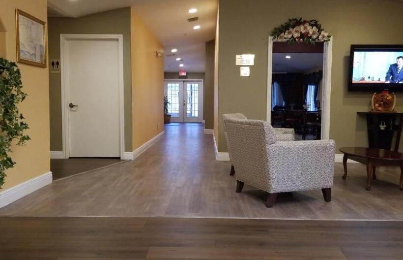 בית מלון כפרי Oxford Inn And Suites Nasa