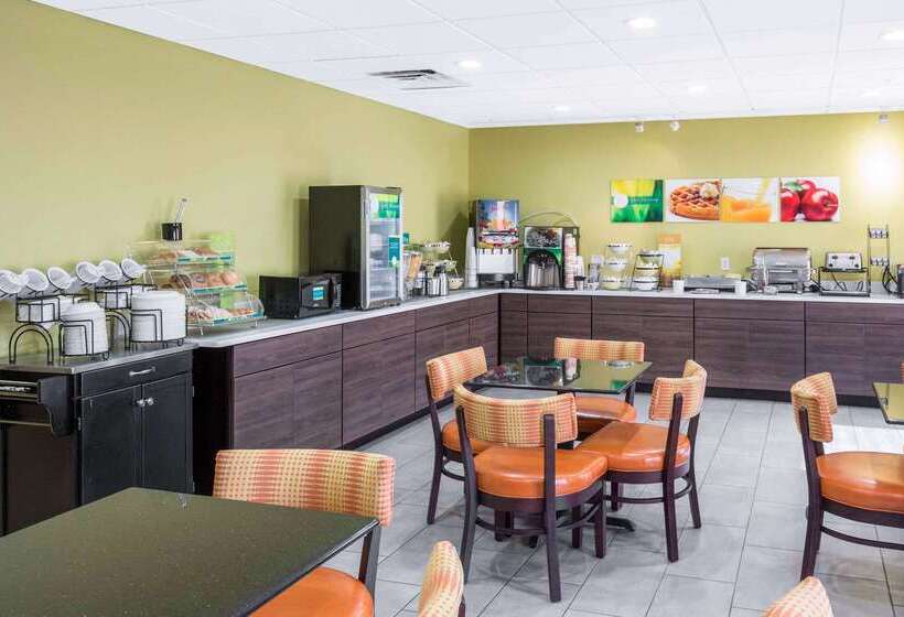 בית מלון כפרי Quality Inn & Suites Arnold   St Louis