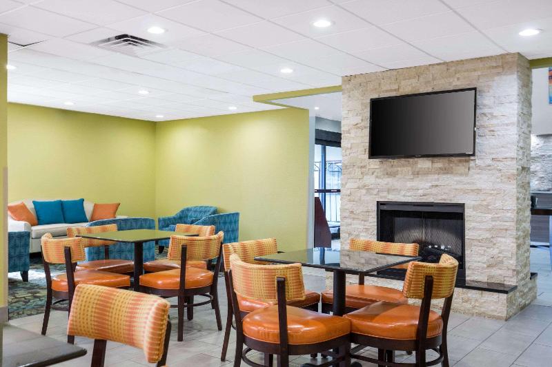 בית מלון כפרי Quality Inn & Suites Arnold   St Louis