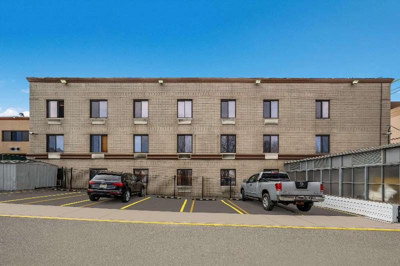 هتل Quality Inn Jfk Airport Rockaway Blvd