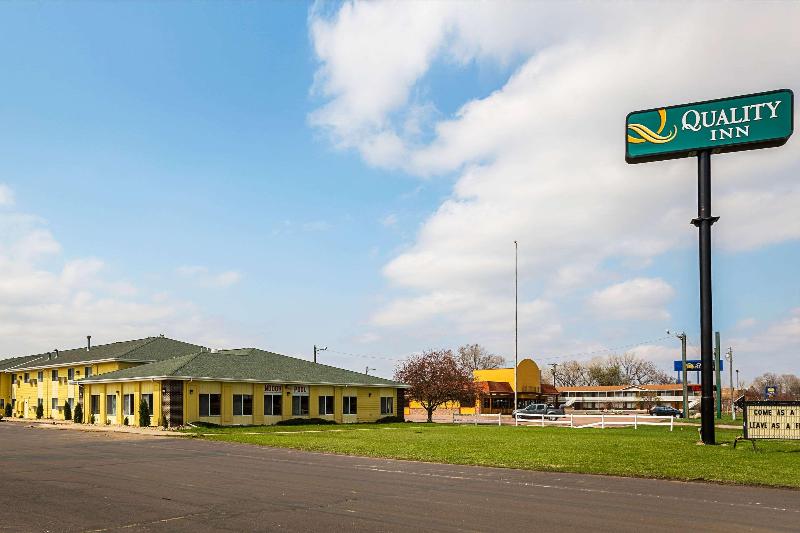 هتل Quality Inn Mitchell I 90