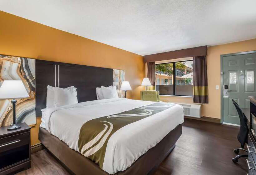 Отель Quality Inn & Suites Corinth West