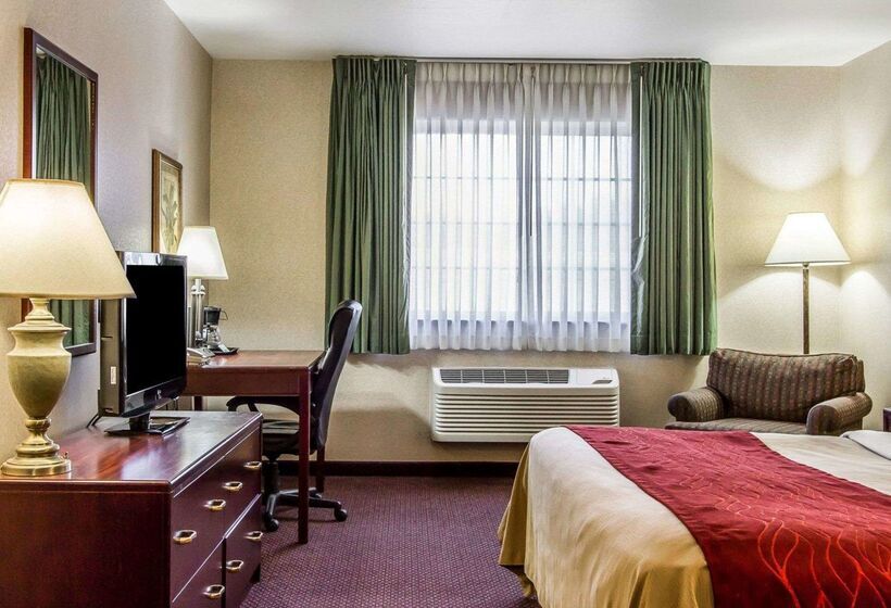 בית מלון כפרי Quality Inn & Suites Fort Madison Near Hwy 61